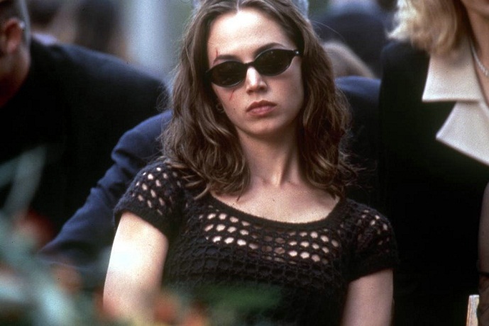   (2001)