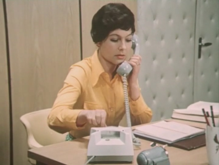   (1976)