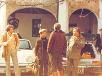   (1976)