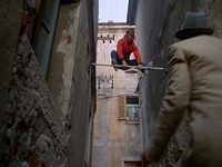   (1985) 
