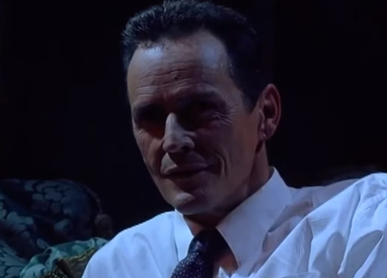   (2000)