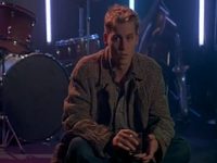  (1999) 
