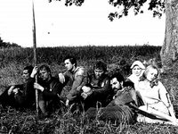    (1975) 
