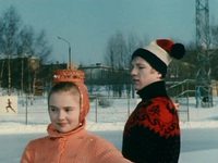    (1976)