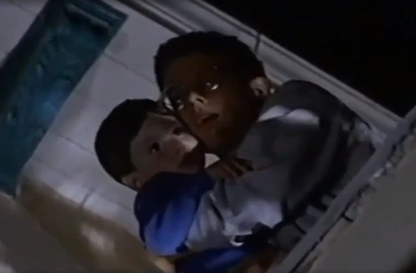   (2001)