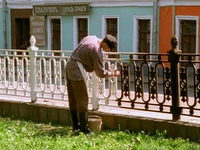  (2002) 
