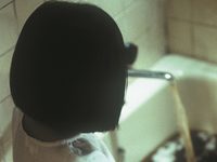 Ҹ  (2002)