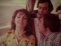    (1976)