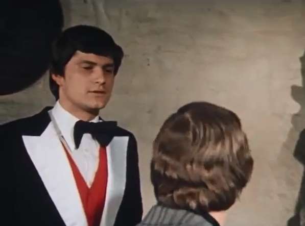    (1976)