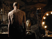  (2009) 
