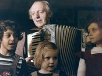    (1979) 
