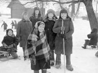   (1944) 

