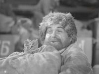  (1944) -  32