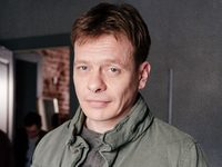  (2019)