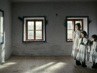  (2000) 
