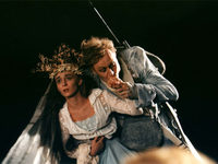  (2000)