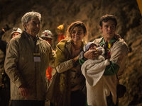 33 (2014) -  33