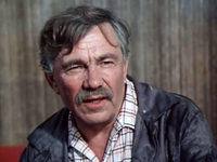   (1976)