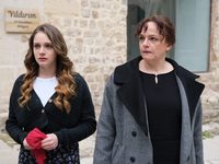 ׸  (2022) -  4