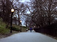  (2001) 
