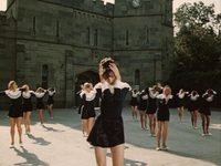   (1976)