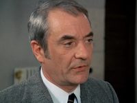    ,      (1974) 

