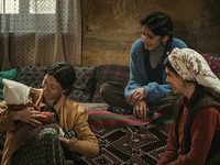 Ѹ (2019) 
