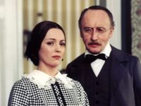     (1977) 
