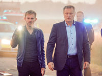  100 (2015)