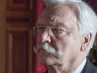   (IV)