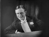  (1925)