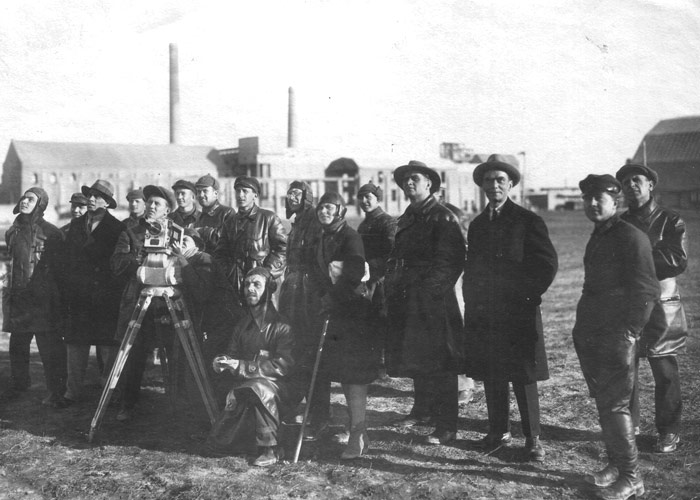  (1932)