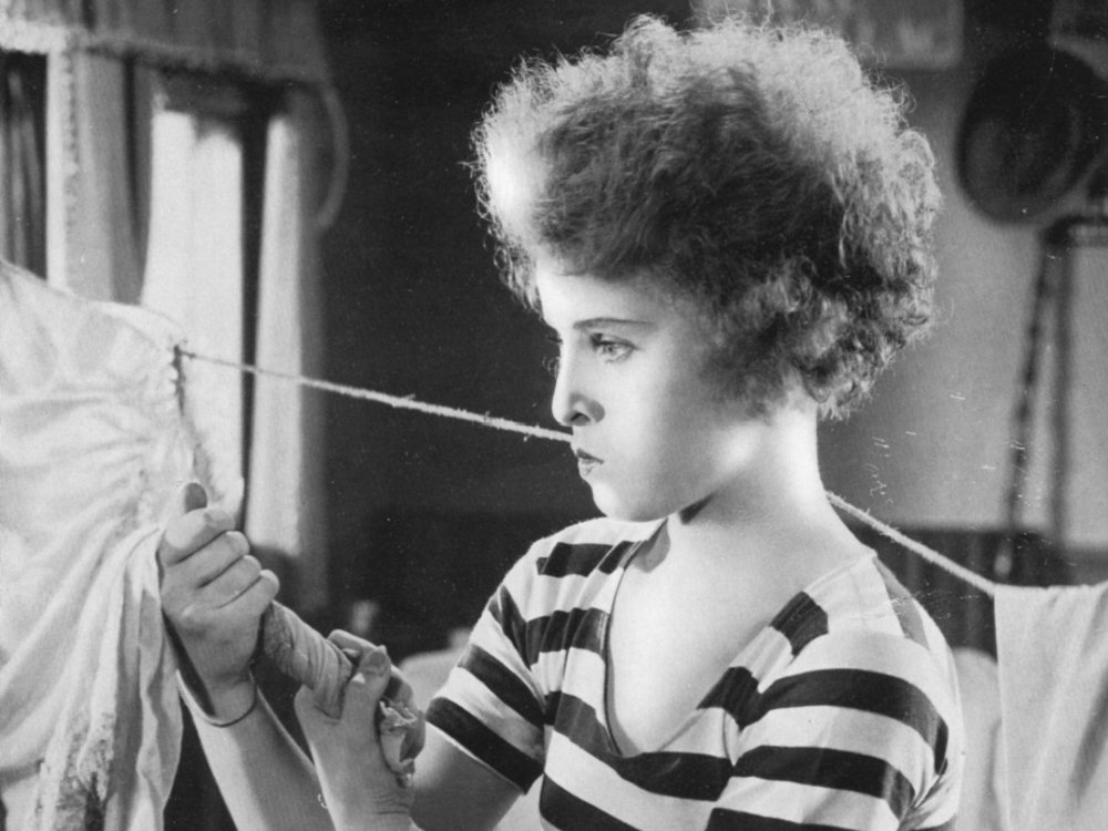   (1926)