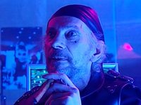  - 5 (2011) 
