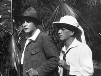     (1923) 
