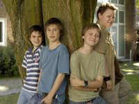   (2006) 

