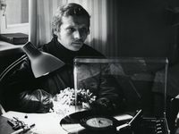  ,   (1976) -  9