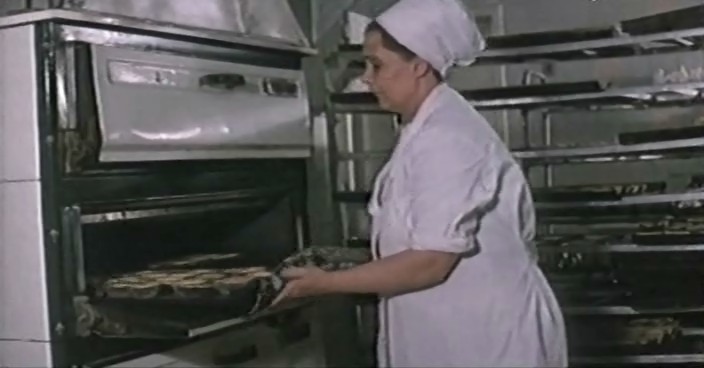      (1976)