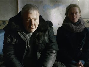 «Ты вообще что-то чувствуешь?»: Александр Робак и Юлия Марченко переживают семейную трагедию в трейлере «Вечной зимы»