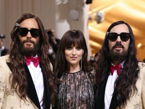 Met Gala 2022: Дакота Джонсон, Джаред Лето и Блейк Лайвли