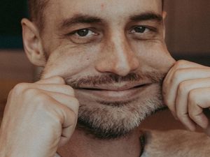 Антон Батырев рассказал об угрозах поклонников
