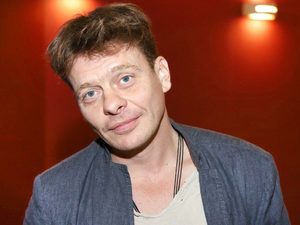 Девушки С Макаровым Актеры И Роли Фото Девушки С Макаровым Актеры И Роли Фото