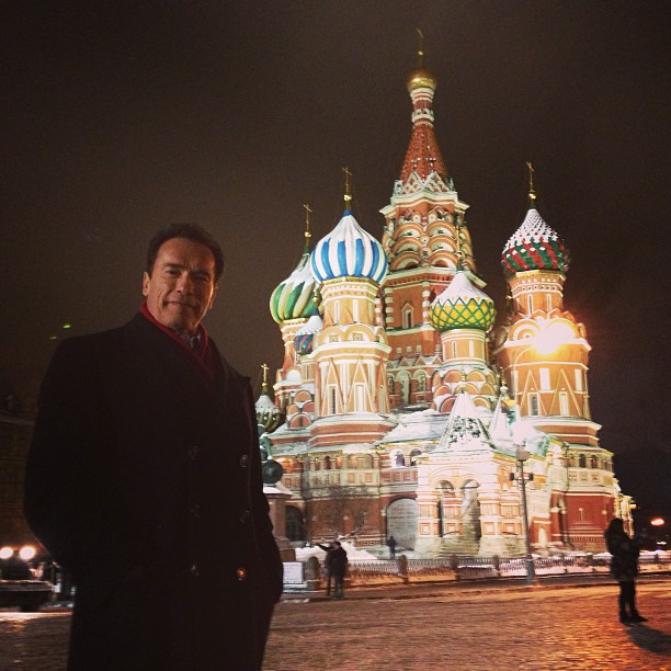 Парень на фоне Кремля