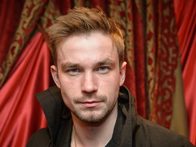 «Родители часто "теряют" своих детей»: Саша Петров о трудностях воспитания подростков