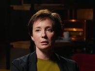 «Она за год сдала ЕГЭ на латышском»: Чулпан Хаматова рассказала об успехах старшей дочери