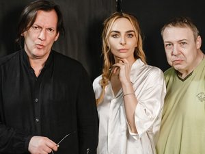 Екатерина Варнава, Игорь Миркурбанов и Александр Семчев озвучили осовремененного «Пигмалиона»