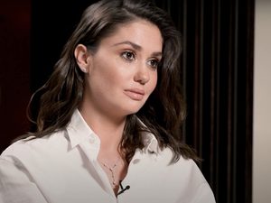 «Паша превышал физическую силу»: Агата Муцениеце поговорила о домашнем насилии с Ксенией Собчак