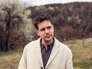 «Всё ведь можно симулировать»: Милош Бикович об отношениях с женщинами