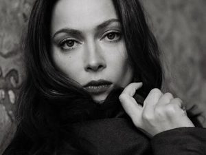 «******* китайцы!»: Настасья Самбурская сняла пародийный ролик про работу на самоизоляции