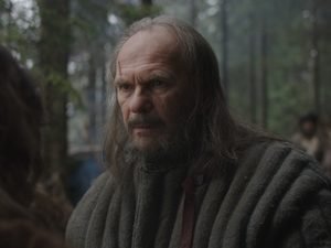 Построенный город, тысячи костюмов и исторических деталей: завершились съемки «Злого города» с Алексеем Гуськовым